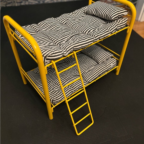 EUC American Girl Pleasant Company yellow bunk bed and sleeping bag, complete. - Picture 4 of 10